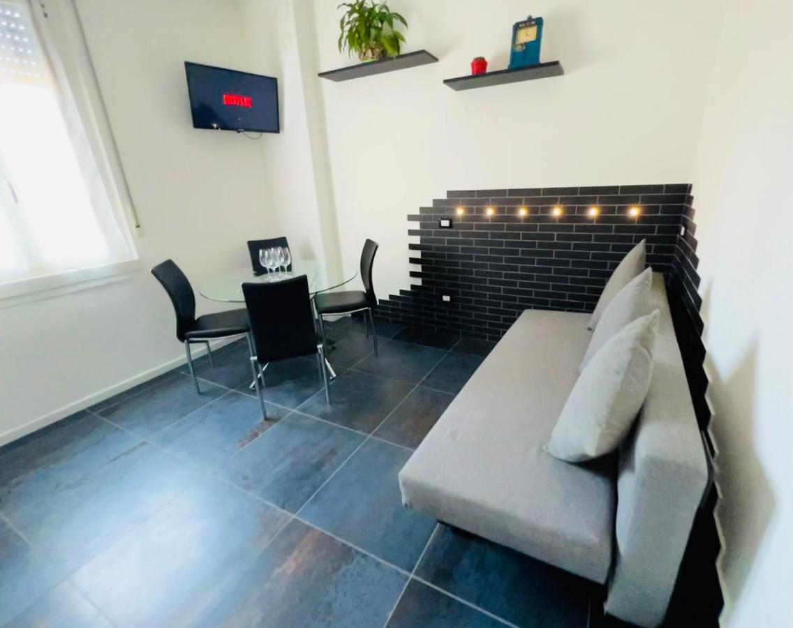 Blaxej, Nel Cuore Di Verona, Moderno Ed Elegante, 4 Posti Letto, Wi-Fi, Self Check In Apartment Exterior photo